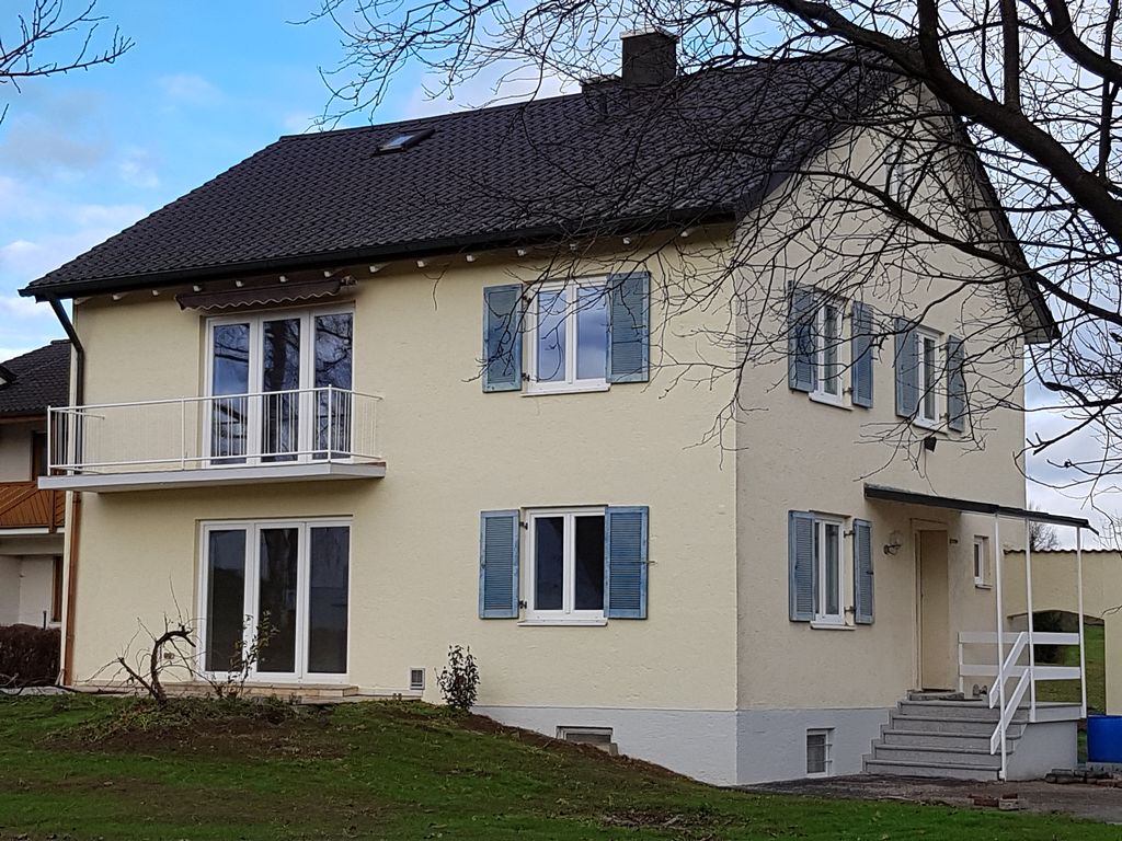 2ZimmerErdgeschoßwohnung mit Terrasse und großem Garten