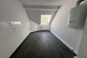 Sportliches Wohnen - 4 Zi.-Whng. frisch renoviert  - Düsseldorf Friedrichstadt – Helmholzstr. 12, 40215 Friedrichstadt, Düsseldorf – Vorschaubild 3