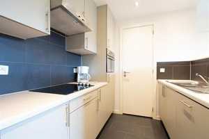 Geschmackvolle, modernisierte 1,5-Raum-Wohnung mit EBK in Köln Zollstock – Kottenforststraße 3, 50969 Köln – Vorschaubild 5