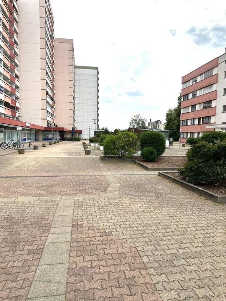 Immobilie in Kornwestheim - +++ APPARTEMENT +++ BALKON+++ AUSBLICK++ TG++ - Bild 1