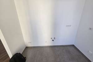 Helle 1-Zimmer Wohnung im 3. OG mit Balkon in München-Berg am Laim