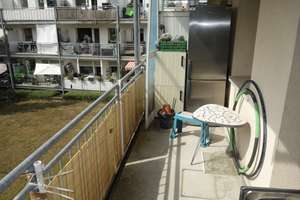 PROVISIONSFREI RUHIGE, GEPFLEGTE WOHNUNG IN WERSTEN 1.ETAGE GROßER BALKON INS GRÜNE KOMPLETT LAMINAT – Kärntner Weg 1, 40591 Wersten, Düsseldorf – Vorschaubild 9
