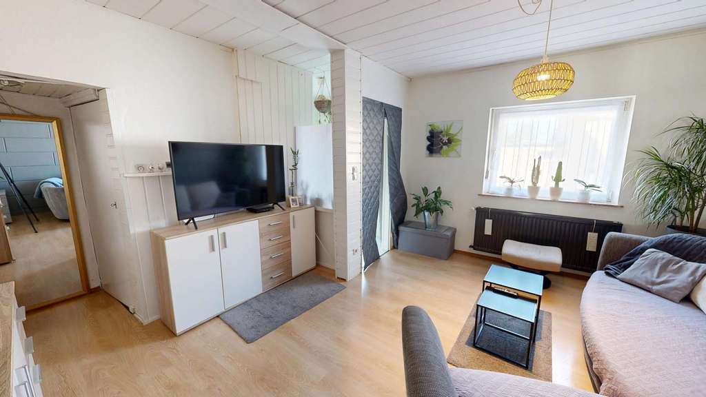 Immobilie in Erftstadt - Erftstadt-Köttingen! Modernisiertes Einfamilienhaus mit Großgarten und 2 Garagen! (MB 4999) - Bild 1