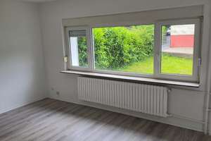 KOMPLETT RESTAURIERTE 2-ZIMMER-WOHNUNG MIT BALKON IM ERDGESCHOSS EINES GEPFLEGTEN MEHRFAMILIENHAUS – Loborner Straße 25, 42859 Blumental, Remscheid – Vorschaubild 6