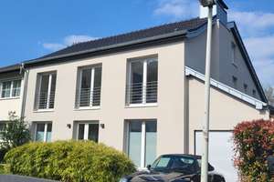 Großzügiges 10-Zi.-Energieeffizienzhaus inkl. Einliegerwohnung in Toplage Bonn- Dottendorf