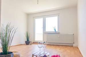 4-Raum-Wohnung mit Balkon in schöner Wohnlage – Faleska-Meinig-Str. 6, 9122 Markersdorf, Chemnitz – Vorschaubild 2