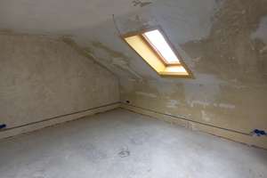 Frisch renovierte 3-Zimmer-Wohnung im Dachgeschoss in ruhiger Lage – 81825 Waldtrudering, München – Vorschaubild 2