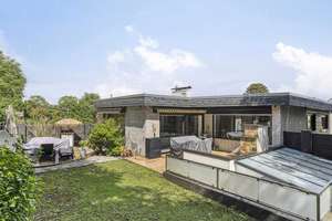 Großzügig und sehr modern: Bungalow mit Einliegerwohnung und tollem Garten – Die vollständige Adresse der Immobilie erhältst du vom Anbieter., 40880 West, Ratingen – Vorschaubild 19
