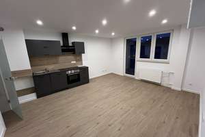 Kernsaniertes modernes Studio mit Balkon