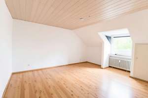 Lichtdurchflutete Dachgeschosswohnung in grüner ruhiger Lage – Die vollständige Adresse der Immobilie erhältst du vom Anbieter., 47807 Fischeln, Krefeld – Vorschaubild 4