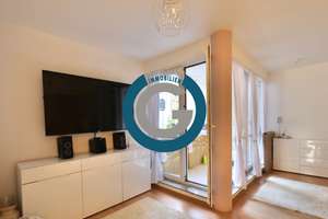 SCHÖNE LOGGIA & FUSSBODENHEIZUNG - AUFZUG & TG-STELLPLATZ - RUHIG & DENNOCH ZENTRAL