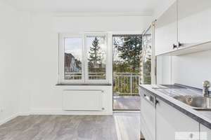 „Modernisierte, lichtdurchflutete Wohnung mit Balkon, Einbauküche & Garage“ – Die vollständige Adresse der Immobilie erhältst du vom Anbieter., 66130 Brebach-Fechingen, Saarbrücken – Vorschaubild 3
