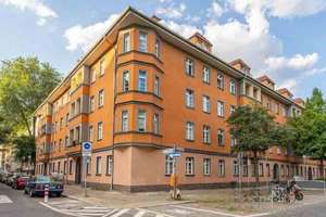Provisionsfrei ! Stabile Kapitalanlage: 2-Zi Wohnung mit Loggia & guter Anbindung