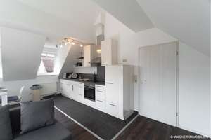 Freie, sonnige DG-Wohnung mit EBK, Balkon, Laminat und Duplexparker | WAGNER IMMOBILIEN – Die vollständige Adresse der Immobilie erhältst du vom Anbieter., 65205 Erbenheim, Wiesbaden – Vorschaubild 3