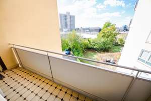 Frankfurt-Sachsenhausen: Attraktive Dreizimmerwohnung mit Balkon und Stellplatz ! – 60598 Sachsenhausen-Süd, Frankfurt am Main – Vorschaubild 5