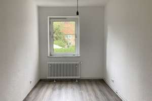 Zentral gelegen: Helle 3-Zimmerwohnung im Erdgeschoss (Musterbilder) – Am Moorgraben 18, 38226 Lebenstedt, Salzgitter – Vorschaubild 3