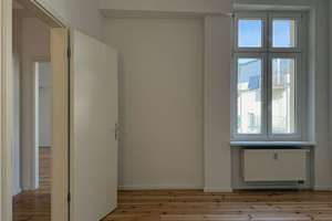 Bezugsfreie, große 3-Zimmer-Altbauwohnung mit Wohnküche, 2 Balkonen & Fahrstuhl – ideal für Familien – Berliner Allee 253, 13088 Weißensee, Berlin – Vorschaubild 9