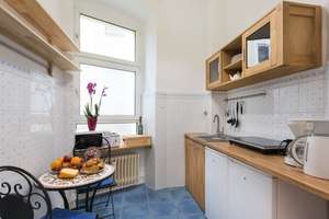 Gepflegter Altbau mit 2 separat begehbaren Zimmern&3,5 m Decken Ku’damm-Seitenstraße. Provisionsfrei – Johann-Georg-Straße 23, 10709 Halensee, Berlin – Vorschaubild 7