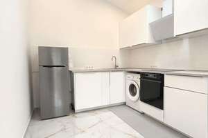 Erstbezug nach Sanierung- Schöne, möbilierte Dachgeschosswohnung mit Einbauküche und Balkon – Große Kirchenstraße XX, 55252 Mainz-Kastel, Wiesbaden – Vorschaubild 4