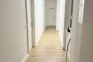 Sehr helle 2 - Zimmer - Wohnung mit Balkon im Herzen von Biebrich*** – Bunsenstraße 1, 65203 Biebrich, Wiesbaden – Vorschaubild 2