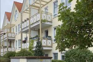 Modernisierte Dachgeschosswohnung mit zwei Zimmern und EBK in Magdeburg – Gerwischerstraße 57, 39114 Cracau, Magdeburg – Vorschaubild 2