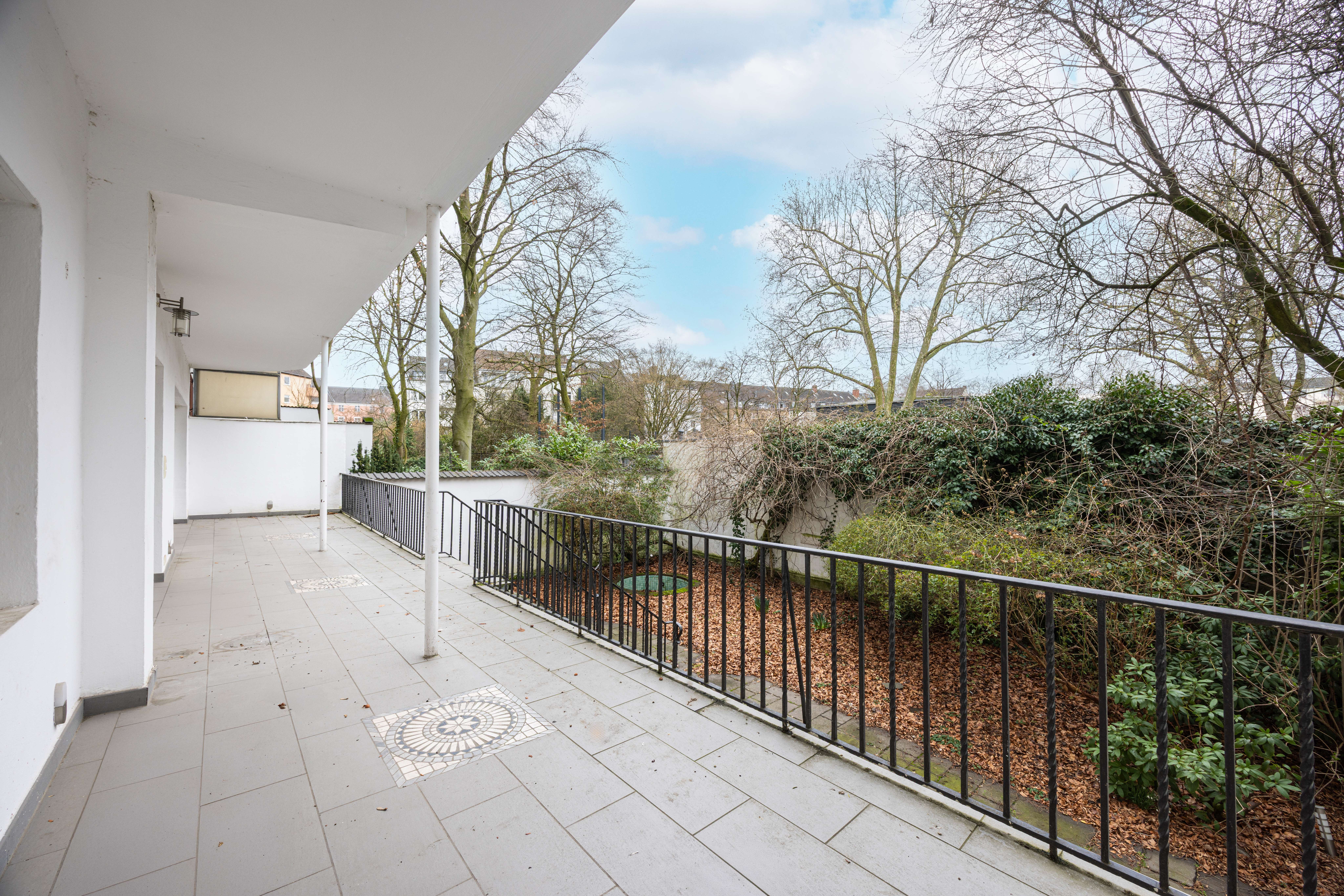 Zooviertel | 258 m² Altbau mit Garten & Garage – einzigartiger Wohntraum / repräsentative Bürofläche, Düsseldorf – Bild 3