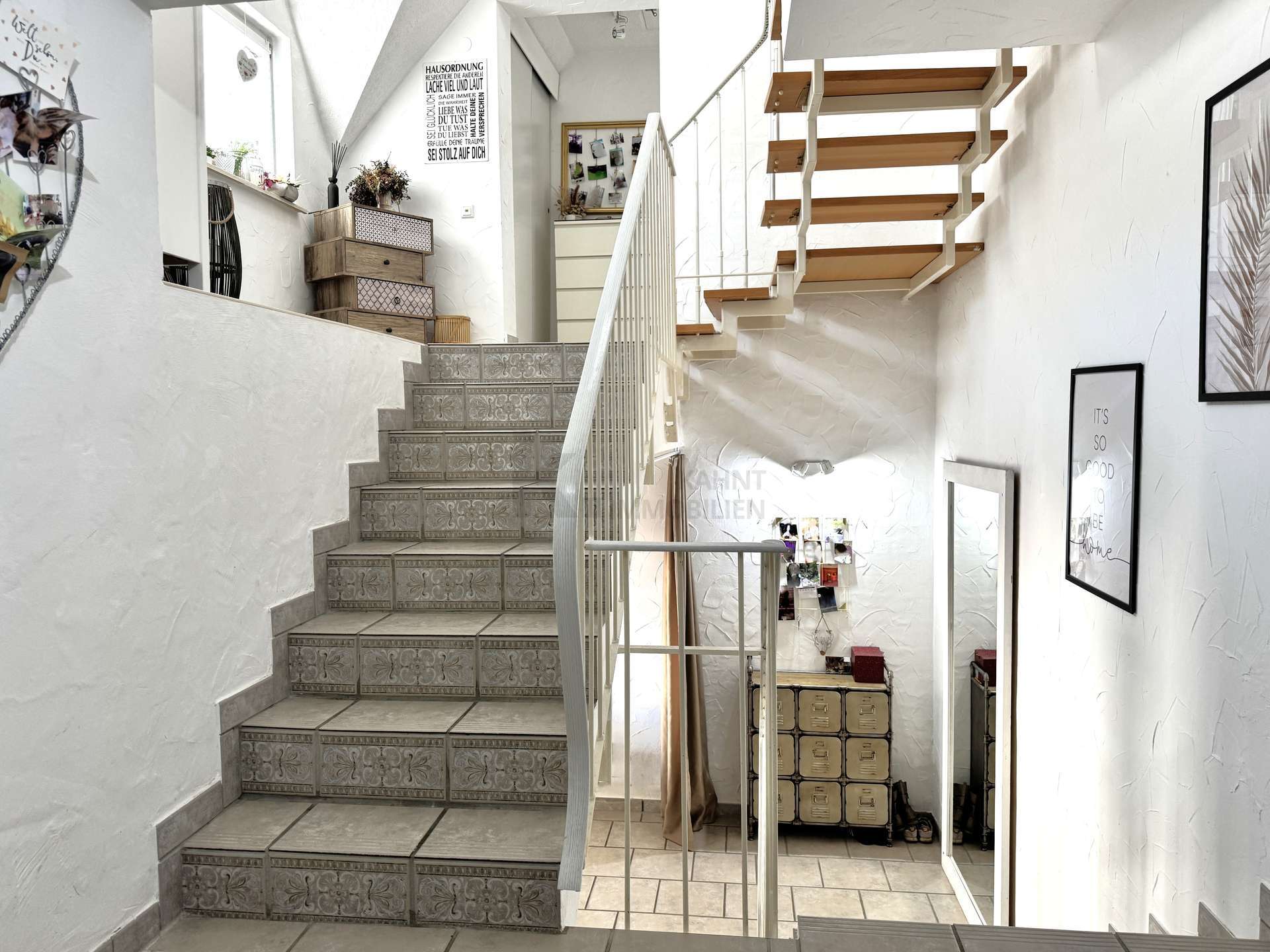 Immobilie in Oberhausen-Rheinhausen - EINZIGARTIGES WOHNERLEBNIS - GROßZÜGIGE MAISONETTE WOHNUNG AUF 3 EBENEN - Bild 11