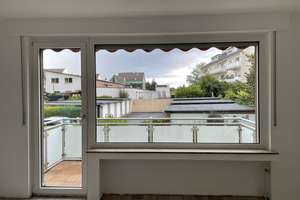 HÖHSCHEID: 2-Zimmer, Wannenbad, BALKON ruhige aber zentrale Lage!
