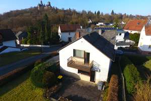 Einfamilienhaus in Bestlage, mit Garage und schönem Garten – Die vollständige Adresse der Immobilie erhältst du vom Anbieter., 35619 Braunfels – Vorschaubild 1