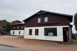 zentrales Wohn- und Geschäftshaus für zukünftige Investitionen! – Die vollständige Adresse der Immobilie erhältst du vom Anbieter., 25767 Albersdorf – Vorschaubild 1