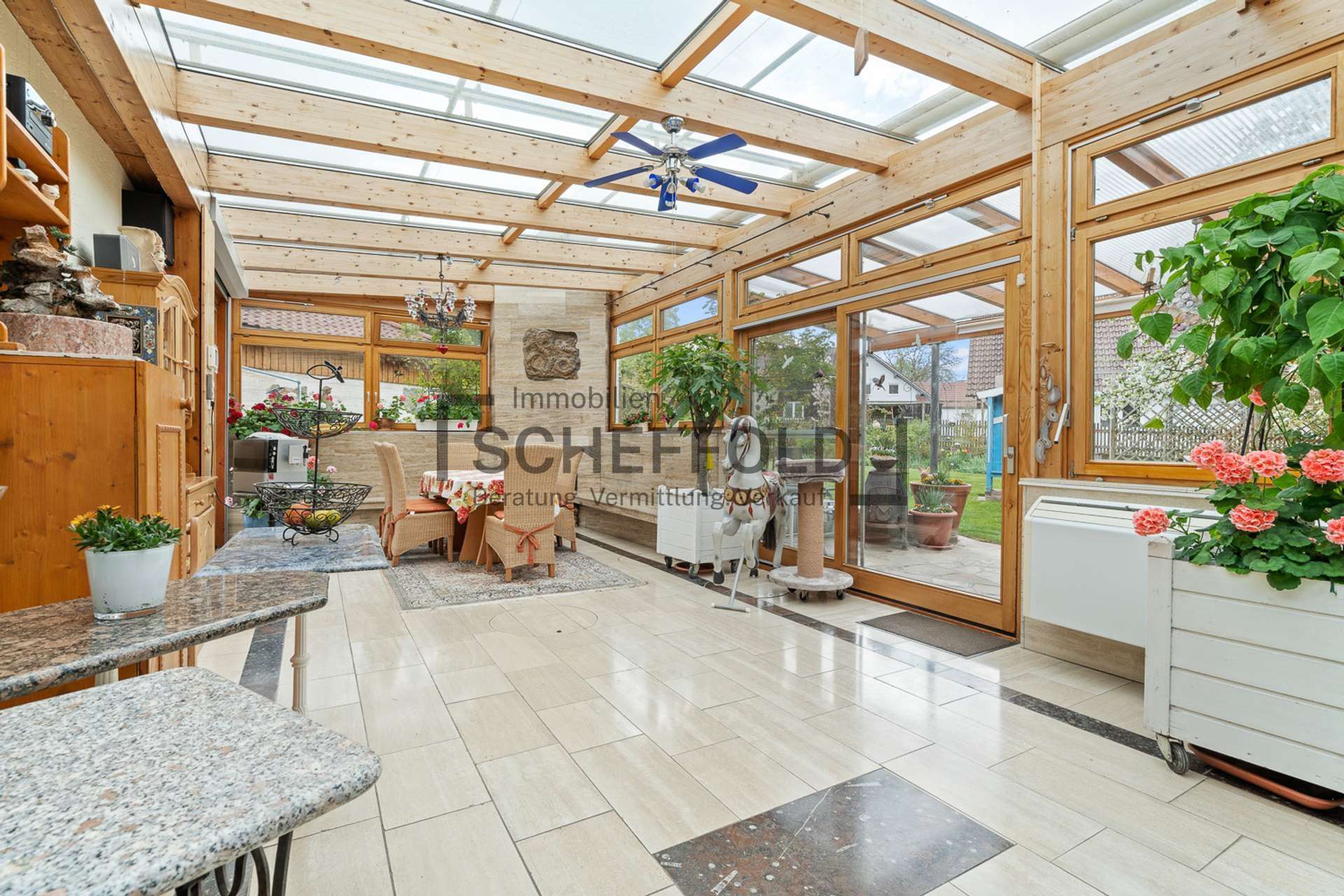 Immobilie in Schwendi - Eine grüne Oase! Stilvolles Ein- oder Zweifamilienhaus mit märchenhaftem Gartenparadies - Bild 5