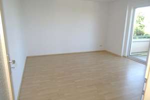 Sehr schöne 2-Raum-Whg (ca. 60 m²) mit Fensterbad, W-Balkon und Stellplatz – Sachsenring 23, 9127 Gablenz, Chemnitz – Vorschaubild 7