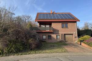 Großzügig und Lichtdurchflutet - Einfamilienhaus in exponierter Lage von Bad Sachsa – Die vollständige Adresse der Immobilie erhältst du vom Anbieter., 37441 Bad Sachsa – Vorschaubild 2