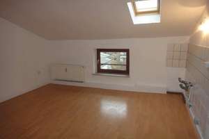 Charmante, gemütliche 2,5-Zimmer-Altbau-DG-Wohnung in Rheinnähe für junge Leute – Kanzlerstraße 29, 47119 Laar, Duisburg – Vorschaubild 10