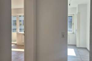 MÜLLER - FH-Nähe - Helle 3-Zimmer-Wohnung mit Balkon – Ideal für 2er-WG oder Home-Office – Habsburgerallee 7, 52064 Hangeweiher, Aachen – Vorschaubild 3