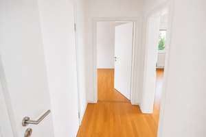 Attraktive 3,5- 4 Zimmer Wohnung in 3-Familienhaus, TOP Lage! – Schillerstraße 45, 72555 Metzingen – Vorschaubild 7