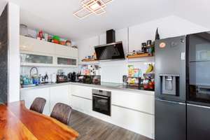 Gepflegte 3 Zimmerwohnung mit Dachterrasse, Einbauküche und Tiefgaragenstellplatz – Schweriner Straße 5, 46145 Alsfeld, Oberhausen – Vorschaubild 5