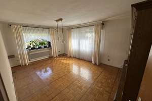 Solides und gepflegtes Einfamilienhaus mit Hof, Garten und 2 Garagen – Die vollständige Adresse der Immobilie erhältst du vom Anbieter., 76857 Silz – Vorschaubild 7