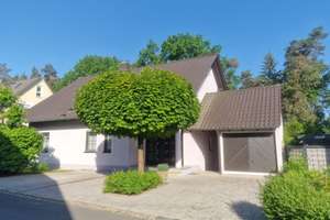 Grünes Paradies in Mosing
Reichlich Platz mit ca. 240 m² Wfl.
Sehr wertige Ausstattung
ELW möglic – Die vollständige Adresse der Immobilie erhältst du vom Anbieter., 95445 Roter Hügel, Bayreuth – Vorschaubild 34