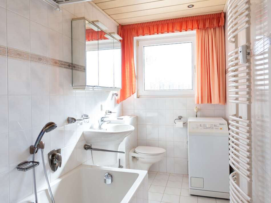 Tageslicht - Bad mit Wanne