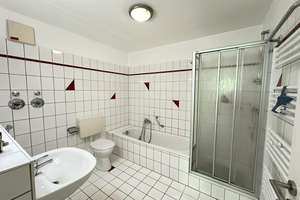 Familienfreundliche 4-Zimmer-Wohnung mit Balkon und moderner Raumaufteilung – Wolfringstr. 14, 90765 Ronhof, Kronach, Fürth – Vorschaubild 14