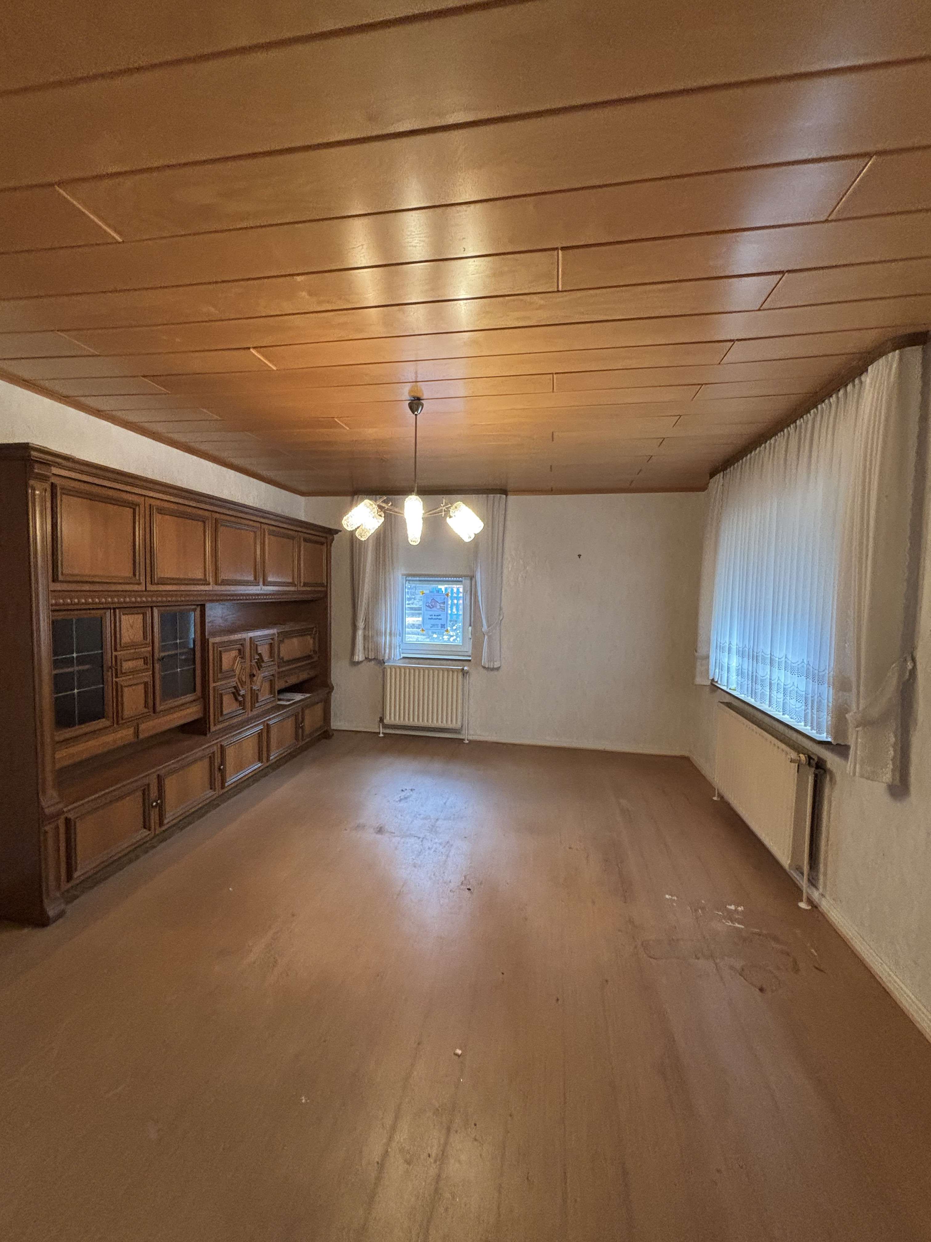 Immobilie in Steinalben - Renovierungsbedürftiges Haus mit 4 Zimmern und Garage in Steinalben - Bild 8