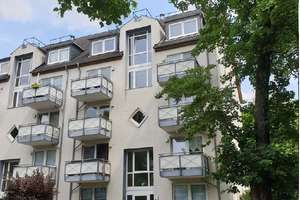 Zum Wohlfühlen: 2-Raum-Wohnung mit 2 Balkonen, Fahrstuhl + Einbauküche – Fichtestr. 17, 39112 Sudenburg, Magdeburg – Vorschaubild 2