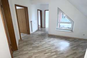 Schicke 4-Raumwohnung am Burgsee mit Einbauküche, 2 Bädern, Balkon und Tiefgaragenstellplatz...!!! – Mecklenburgstr. 101, 19053 Feldstadt, Schwerin – Vorschaubild 1