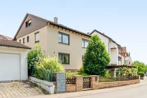 Großzügiges Zweifamilienhaus in ruhiger Lage – Esslingen (Kreis) – Vorschaubild 1