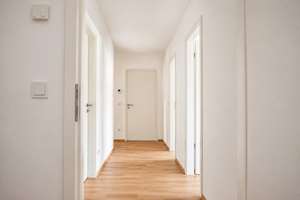 4 Zi. in Unterbach * 154,99 m² Wfl. * 2 Bäder * Südloggia * Aufzug * Tiefgarage  – Die vollständige Adresse der Immobilie erhältst du vom Anbieter., 40627 Unterbach, Düsseldorf – Vorschaubild 5