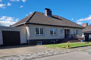 modernisierter 4-Zimmer-Bungalow mit Vollkeller & Garage – Jollenstr. 8, 21720 Grünendeich – Vorschaubild 1