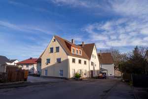 verwirklichen Sie Ihren Haus-Traum - viel Platz auf zwei bis drei Wohn-Etagen - mit großer Werkstatt – Ludwigsburg (Kreis) – Vorschaubild 1
