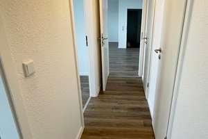 Renovierte 3-Zimmer-Wohnung: moderne Ausstattung, Balkon, neues Wannenbad, separate Küche, sep. WC – Friedensstraße 114a, 51145 Urbach, Köln – Vorschaubild 20