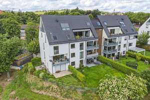 Weitblick über Stuttgart - 4,5 Zimmer Wohnung zu vermieten – Die vollständige Adresse der Immobilie erhältst du vom Anbieter., 70376 Hallschlag, Stuttgart – Vorschaubild 2